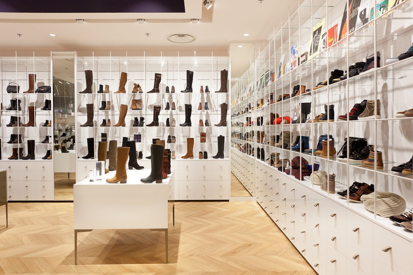 Best Shoes Shop Interior Design &amp; Shoes Shop Counter Design